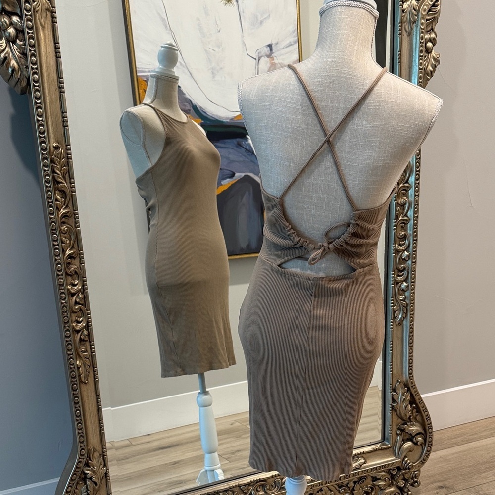 H&M Beige Ribbed Backless Dress - Picture 2 of 4